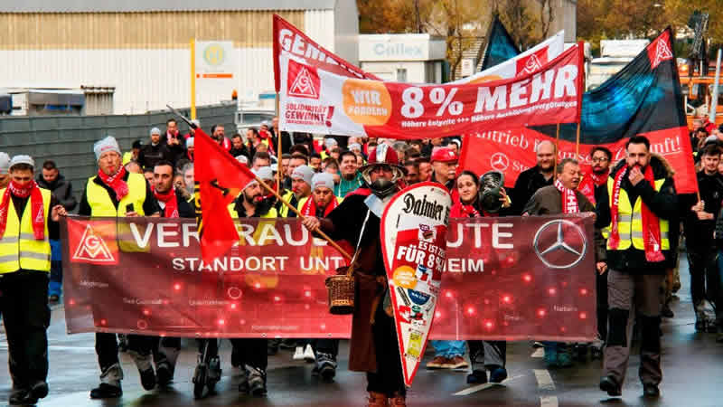 strike at Mercedes Benz in Stuttgart-Untertürkheim