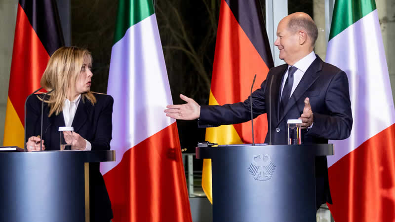 Italian Prime Minister Giorgia Meloni and German Chancellor Olaf Scholz